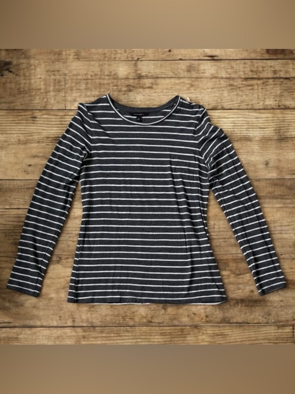 💎Striped Long-Sleeve Crewneck Tee in Charcoal and White